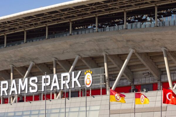 Galatasaray ancora a caccia di rinforzi: trattativa per Sergi Altimira