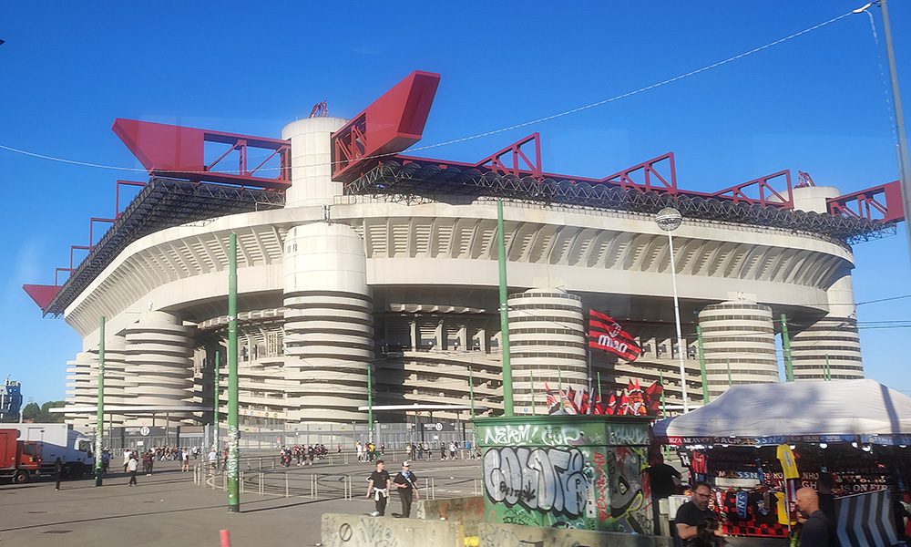 Milan, svolta per la difesa: Simeone apre alla cessione