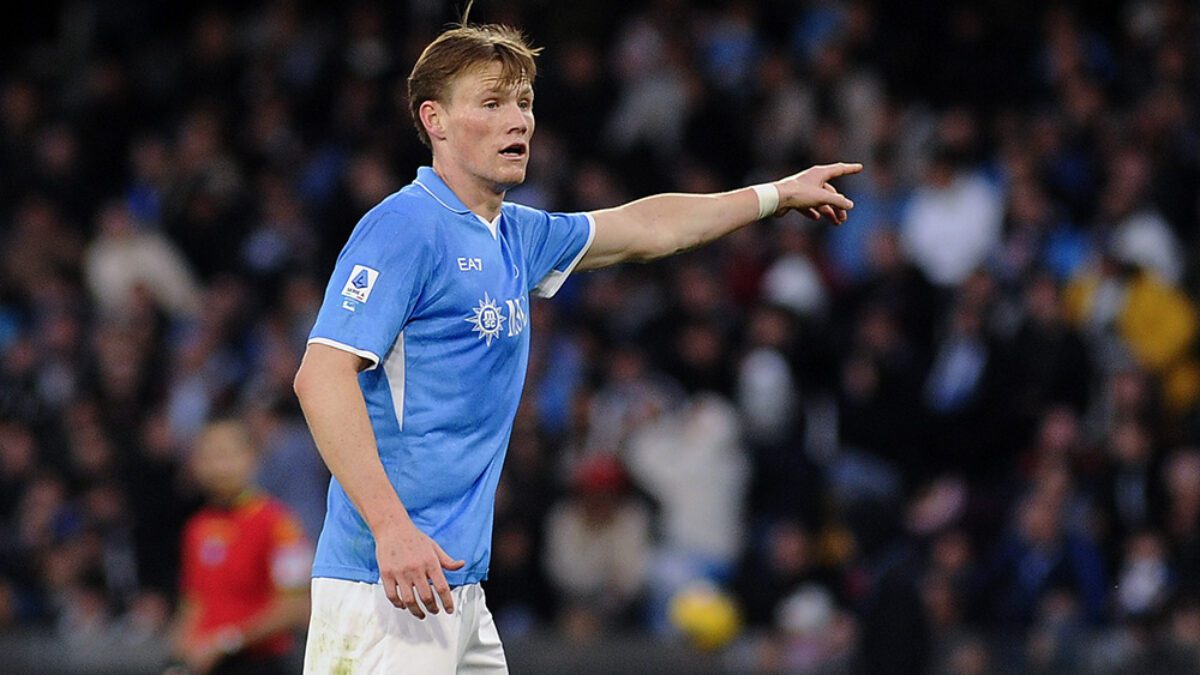 Napoli travolgente: 4-0 alla Cremonese e Champions blindata