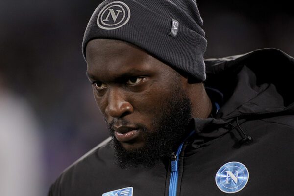Napoli, Lukaku sempre più lontano: Conte plasma un altro nove?