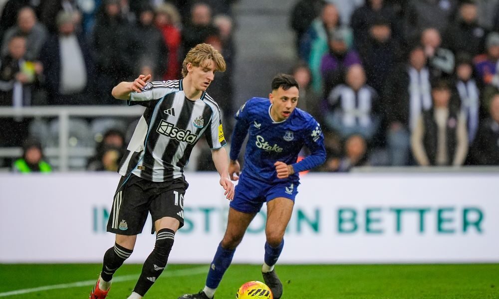 Anthony Gordon in partenza da Newcastle: Bayern e Barça in corsa