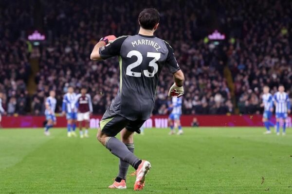 Chelsea valuta la mossa Dibu Martínez, il portiere è pronto a dire sì